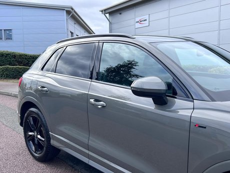 Audi Q3 1.5 TFSI CoD 35 S line S Tronic Euro 6 (s/s) 5dr 9