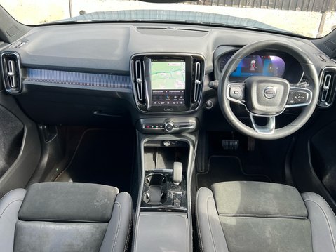 Volvo XC40 B4 PLUS AWD MHEV 10