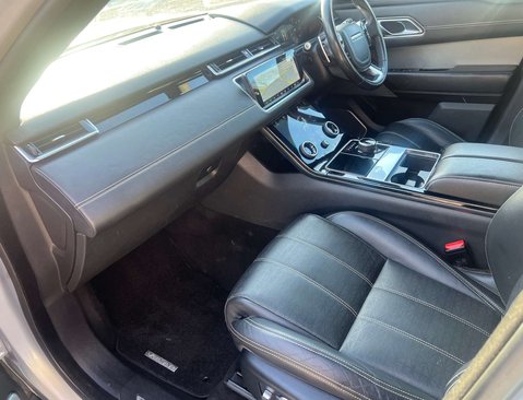 Land Rover Range Rover Velar 3.0 Range Rover Velar R-Dynamic HSE D300 Auto 4WD 5dr 30