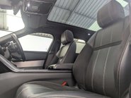 Land Rover Range Rover Velar 2.0 Range Rover Velar R-Dynamic S D240 Auto 4WD 5dr 37