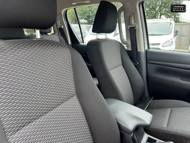 Toyota Hilux Crew Cab 4X4 Active 4WD Air Con Rear Camera EURO 6 NO VAT 20