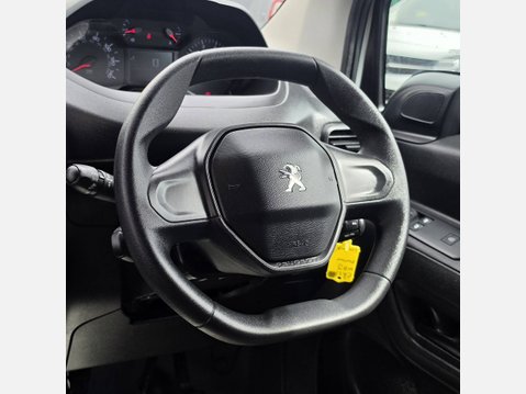 Peugeot Partner PROFESSIONAL 850 L2 H1 5 SEATER CREW VAN 1.5 HDI 100ps EU6 8