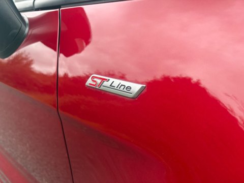 Ford Ecosport ST-LINE 25