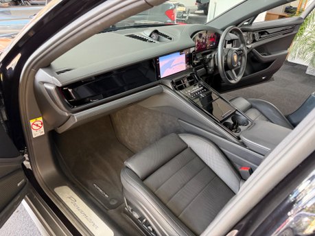 Porsche Panamera PDK 51