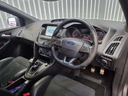 Ford Focus 2.3T EcoBoost RS Hatchback 5dr Petrol Manual AWD Euro 6 (s/s) (350 ps) 33