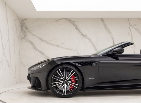 Aston Martin DBS Superleggera Volante 29