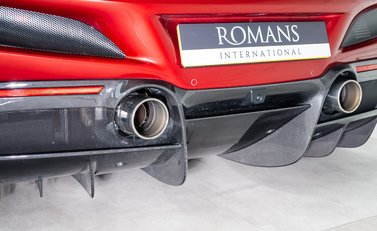 Ferrari F8 Spider 35