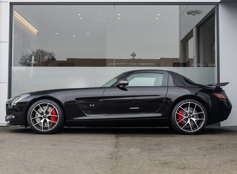 Mercedes-Benz SLS AMG GT FINAL EDITION 3