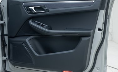 Porsche Macan GTS 26