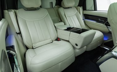 Land Rover Range Rover P400 AUTOBIOGRAPHY 18