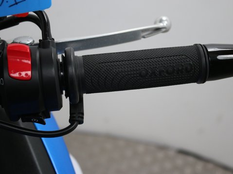 Suzuki Inazuma GW 250 FL5 16