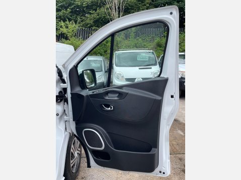 Vauxhall Vivaro 1.6 CDTi 2900 BiTurbo ecoFLEX Sportive L2 H1 Euro 5 (s/s) 5dr 21