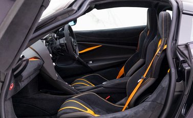 McLaren 720S Performance 13