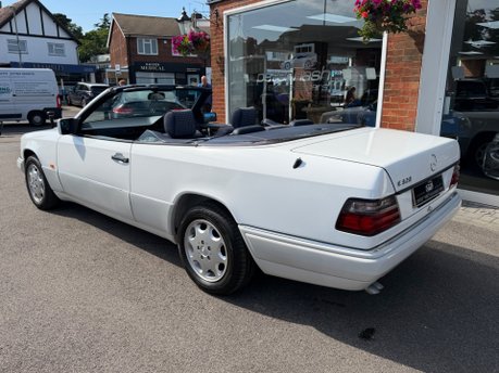Mercedes-Benz E Class 3.2 E320 Cabriolet 2dr Petrol Automatic (217 bhp) 10