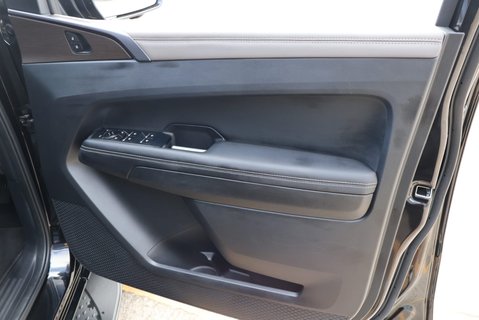 Volkswagen Amarok STYLE 4MOTION Full styling pack over 10k spend looks stunning  23