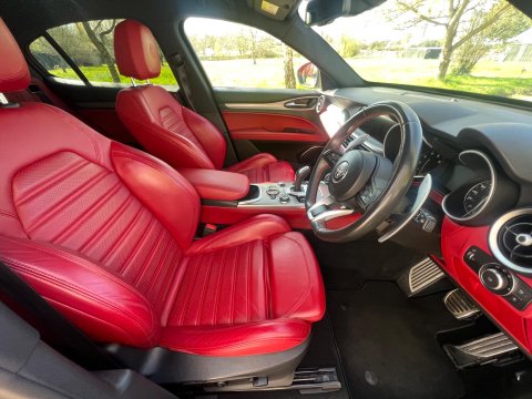 Alfa Romeo Stelvio TB VELOCE 25