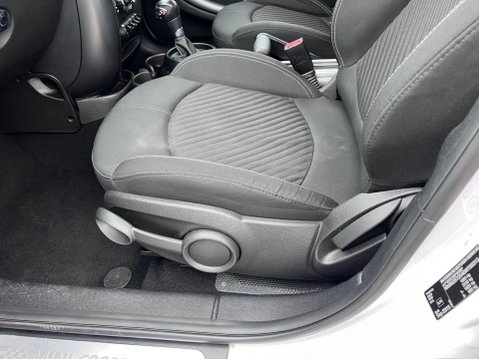 Mini Countryman 2.0 Cooper SD SUV 5dr Diesel Auto Euro 5 (143 ps) 32