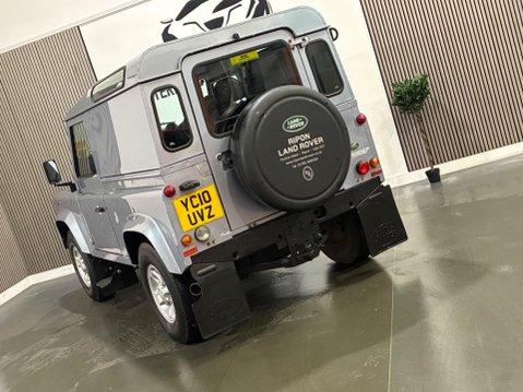 Land Rover Defender 2.4 TDCi Hard Top SUV 4WD SWB Euro 4 3dr 15