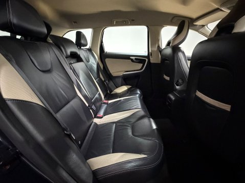 Volvo XC60 D5 R-DESIGN AWD 18
