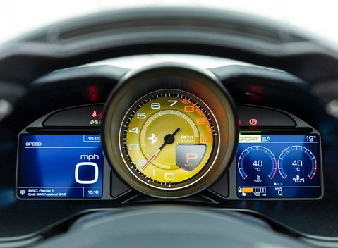 Ferrari Portofino M 18