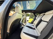 Land Rover Range Rover Velar R-DYNAMIC SE 23