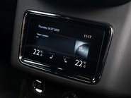 Bentley Bentayga V8 17