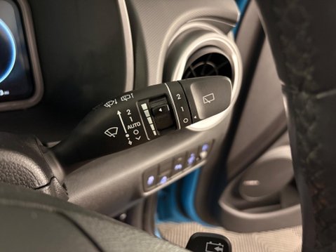 Hyundai KONA 39kWh Premium Auto 5dr (10.5kW Charger) 18