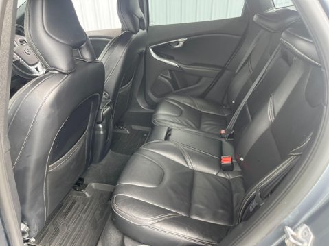 Volvo V40 2.0 T2 R-Design Pro Euro 6 (s/s) 5dr 38