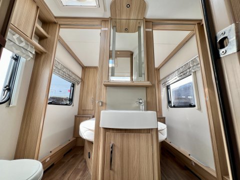 Coachman Pastiche 545 21