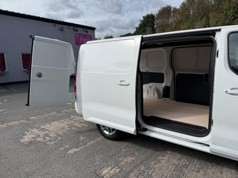 Vauxhall Vivaro L2H1 2900 SPORTIVE S/S 34