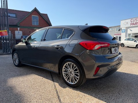 Ford Focus TITANIUM X EDITION MHEV 8