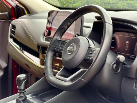 Nissan Qashqai DIG-T N-CONNECTA MHEV 23