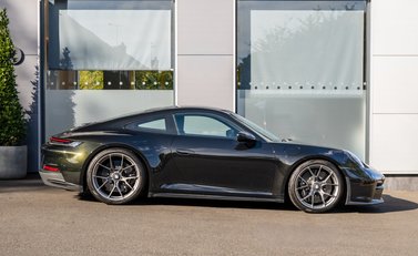 Porsche 911 GT3 Touring (992) 4