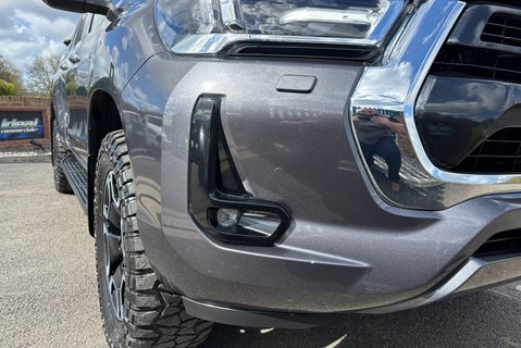 Toyota Hilux Invincible 4WD Auto 2.8 D-4D Double Cab Pickup - Pegasus Canopy 23