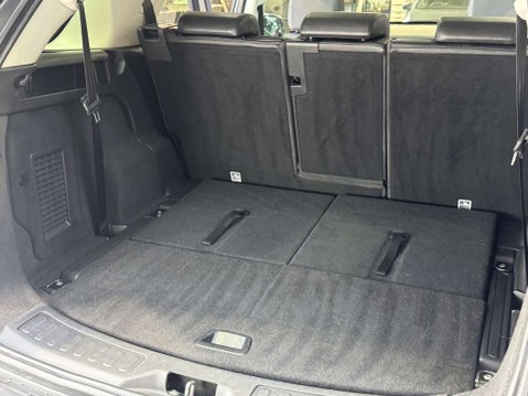 Land Rover Discovery Sport 2.0 Discovery Sport Black HSE TD4 Auto 4WD 5dr 87