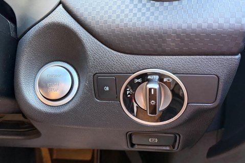 Mercedes-Benz A Class A 200 D SPORT EDITION PLUS - PANORAMIC SUNROOF - DAB DIGITAL RADIO 45