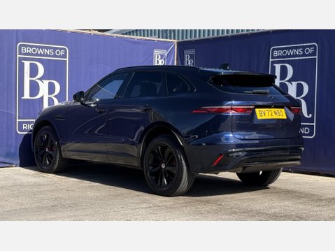 Jaguar F-Pace 2.0 D200 MHEV R-Dynamic Black SUV 5dr Diesel Auto AWD Euro 6 (s/s) (204 ps) 6