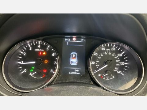 Nissan Qashqai 1.2 DIG-T n-tec+ 2WD Euro 5 (s/s) 5dr 8