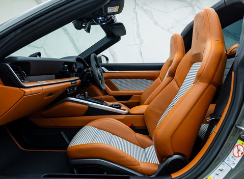 Porsche 911 Targa 4S (992) 21