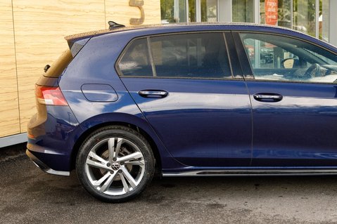 Volkswagen Golf R-LINE TSI 7