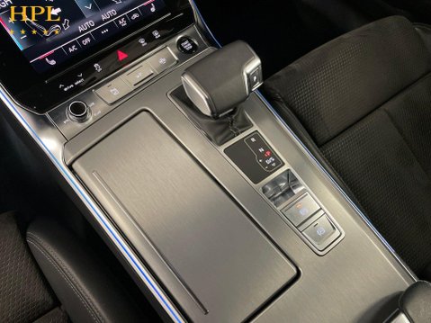 Audi A7 2.0 TDI 40 S line Sportback 5dr Diesel S Tronic Euro 6 (s/s) (204 ps) 17