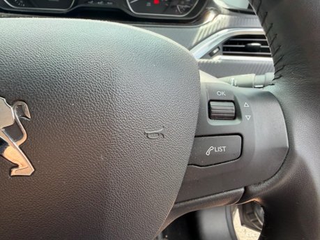 Peugeot 208 PURETECH S/S SIGNATURE 14