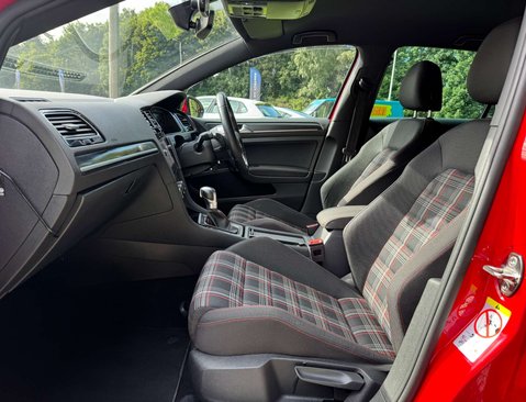 Volkswagen Golf 2.0 Golf GTi TSi Semi-Auto 5dr 37