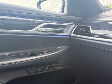 BMW 7 Series 3.0 740ld xDrive M Sport Auto 4WD 4dr 38