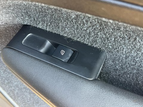 Volvo XC40 B4 R-DESIGN PRO MHEV 43