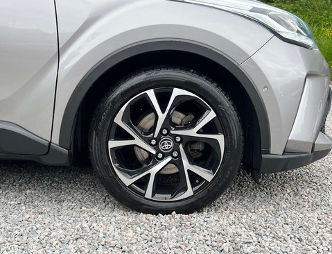 Toyota C-HR 1.8 C-HR Design HEV CVT 5dr 13