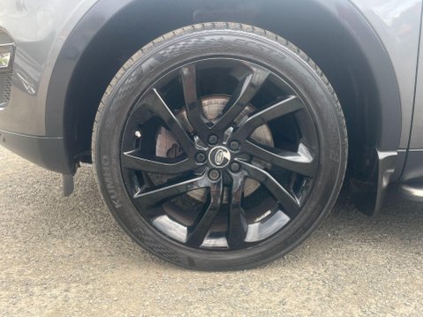 Land Rover Discovery Sport 2.0 TD4 HSE Black Auto 4WD Euro 6 (s/s) 5dr 8