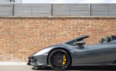 Lamborghini Huracan Spyder LP640-4 EVO 27