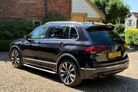 Volkswagen Tiguan R-LINE TECH TSI 4MOTION DSG 9