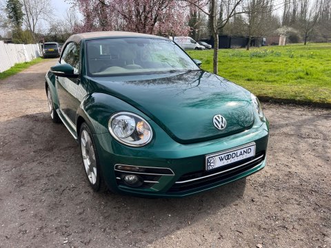 Volkswagen Beetle DESIGN TSI BLUEMOTION TECHNOLOGY DSG 10